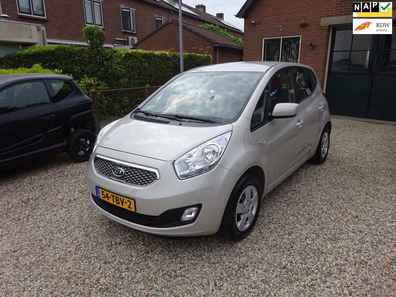 Kia Venga - 1.4 CVVT Seven Airco, Navigatie, Achteruitrijcamera, Trekhaak - AutoWereld.nl