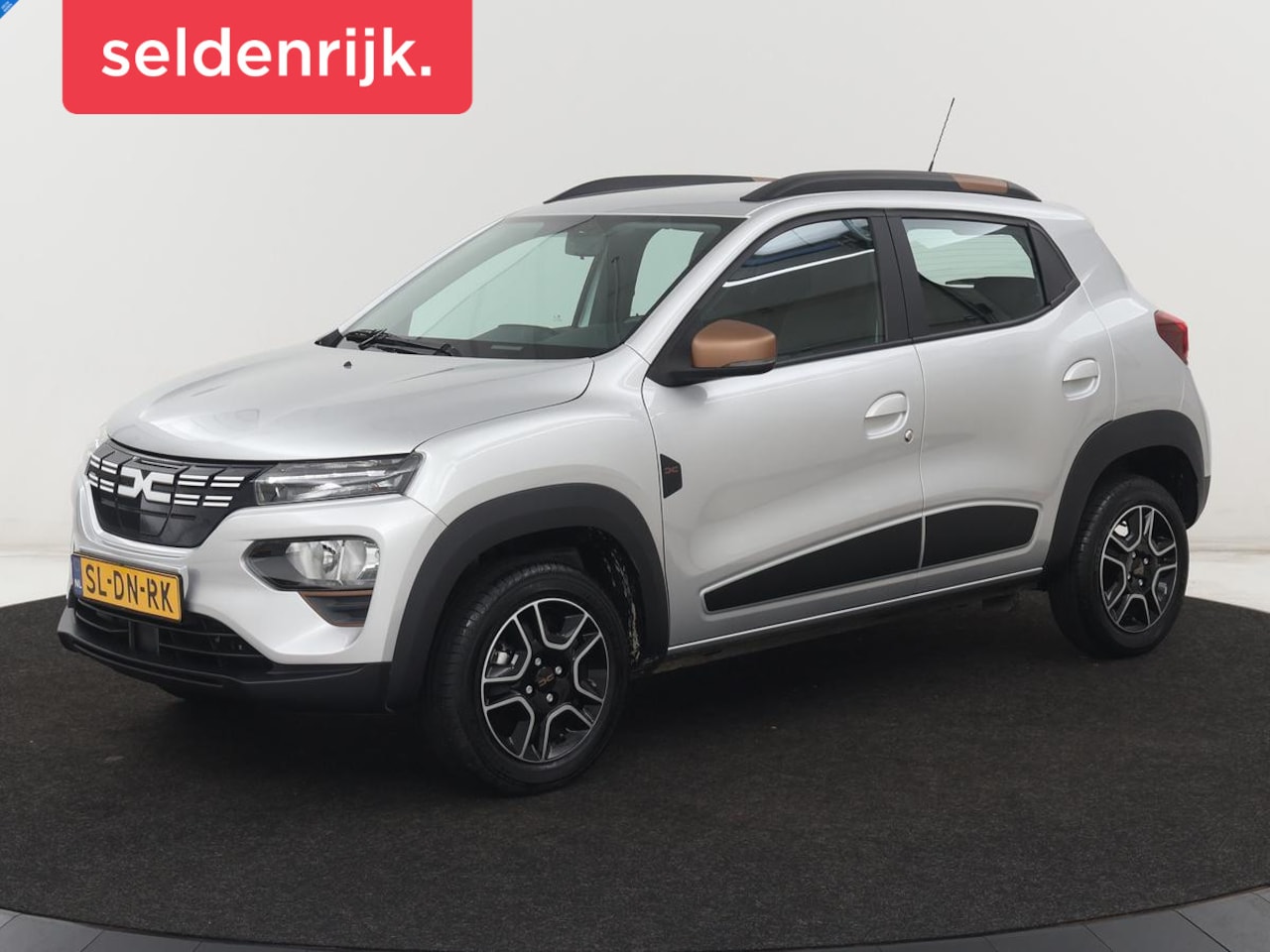 Dacia Spring - 65 Extreme 27 kWh | SOH 94,9% | Leder | Camera | Carplay | Airco | Speedlimiter | Bluetoot - AutoWereld.nl