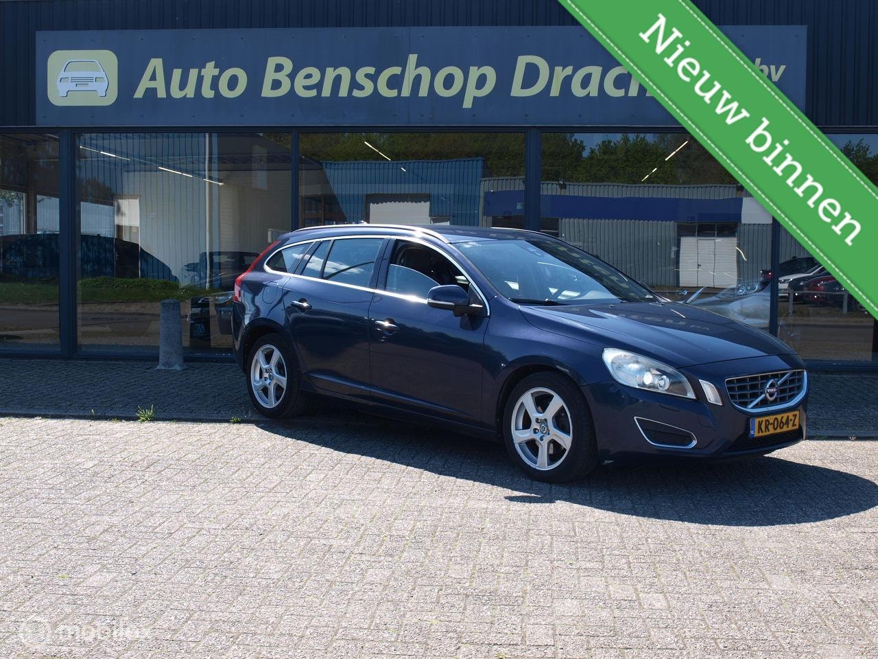 Volvo V60 - Summum 5 Cil. 163pk Aut6 Summum BLiS Elec Stoel Leer - AutoWereld.nl