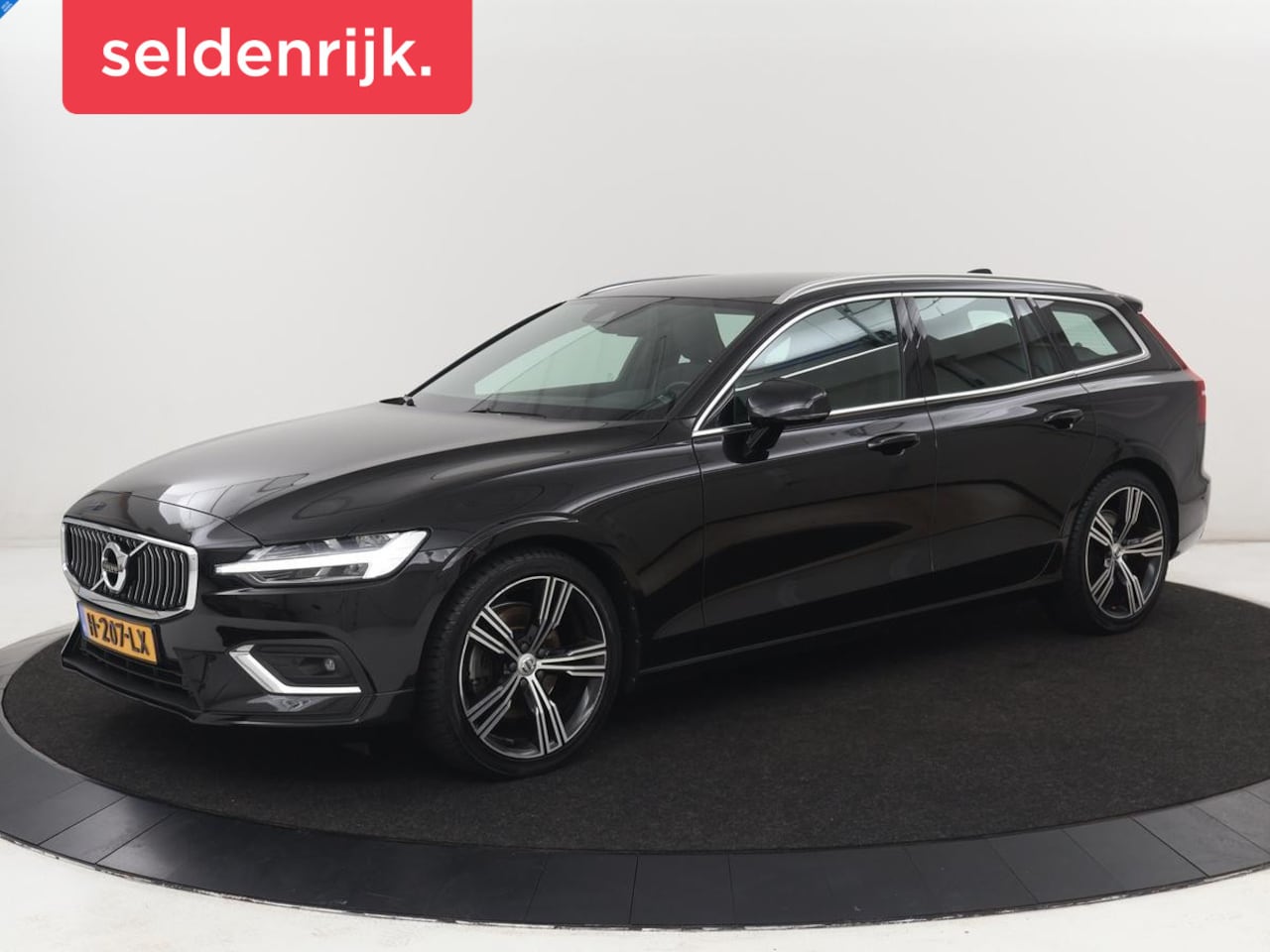 Volvo V60 - 2.0 T4 Inscription | Leder | Stoelverwarming | Adaptive cruise | Carplay | Camera | Naviga - AutoWereld.nl