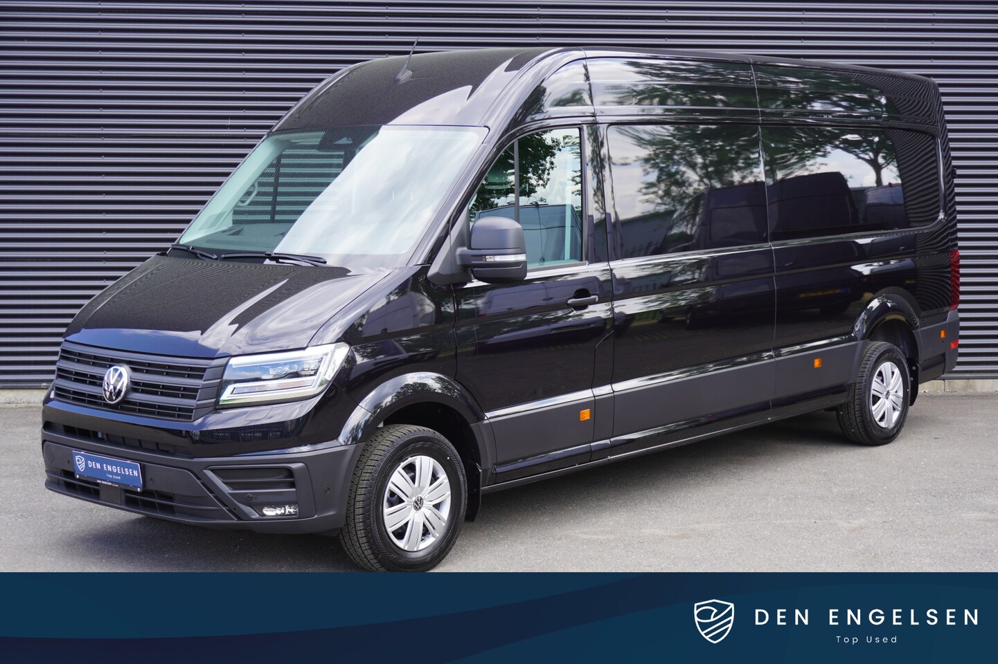Volkswagen Crafter - 180pk Automaat L4H3/L3H2 Facelift LED Apple Carplay Camera parkeersensoren ACC Cruisecontr - AutoWereld.nl