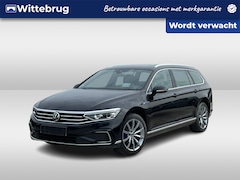 Volkswagen Passat Variant - 1.4 TSI 218pk DSG PHEV GTE Business / Panorama dak / Zwenkbare Trekhaak / Lederen bekledin