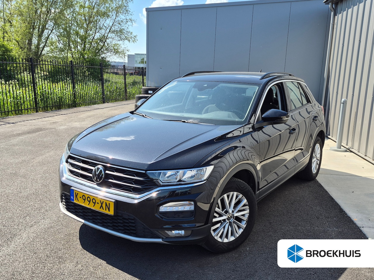 Volkswagen T-Roc - 1.0 TSI Style | Navigatie | Cruise control adaptief | Apple carplay Andrpoid auto | Parkee - AutoWereld.nl