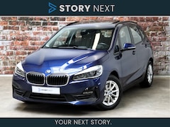 BMW 2-serie Active Tourer - 218i Executive Automaat / Navigatie / Trekhaak / Panoramadak / LED / Achteruitrijcamera /