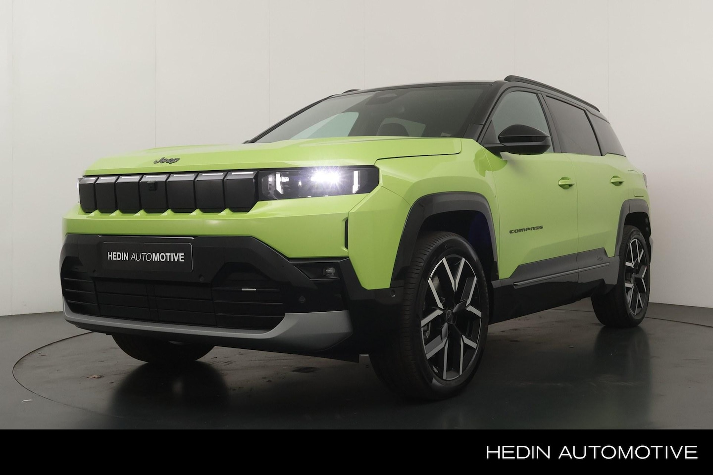 Jeep Compass - First Edition 74 kWh | Convenience Pack | Premium Pack | Warmtepomp | Pano Schuif/ Kanteld - AutoWereld.nl