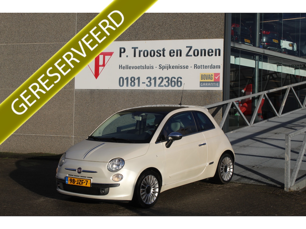 Fiat 500 - 1.2 Lounge Automaat/Panoramadak/Lederen bekleding/Airco/Licht metalen velgen - AutoWereld.nl