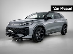 Volkswagen T-Roc - 1.5 eTsi R-Line First Edition 150 PK Automaat | Demo | Black Style | Trekhaak | Panoramada