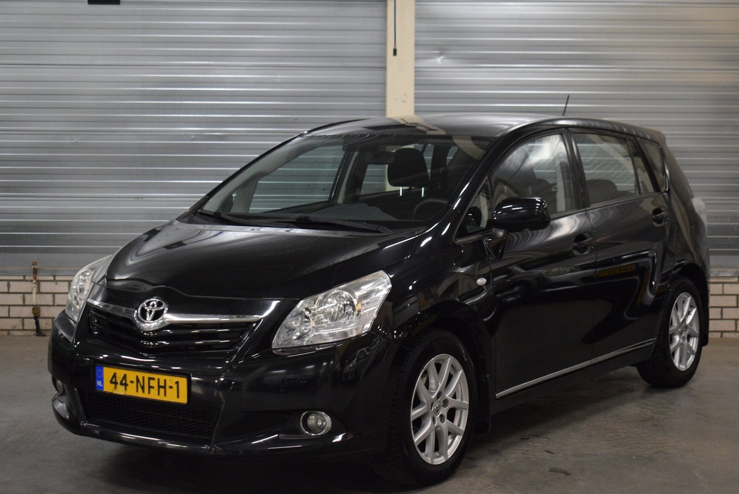 Toyota Verso - 1.8 VVT-i Business Limited Vol Automaat + Navigatie|Bluetooth|Camera|Panoramadak|Trekhaak| - AutoWereld.nl