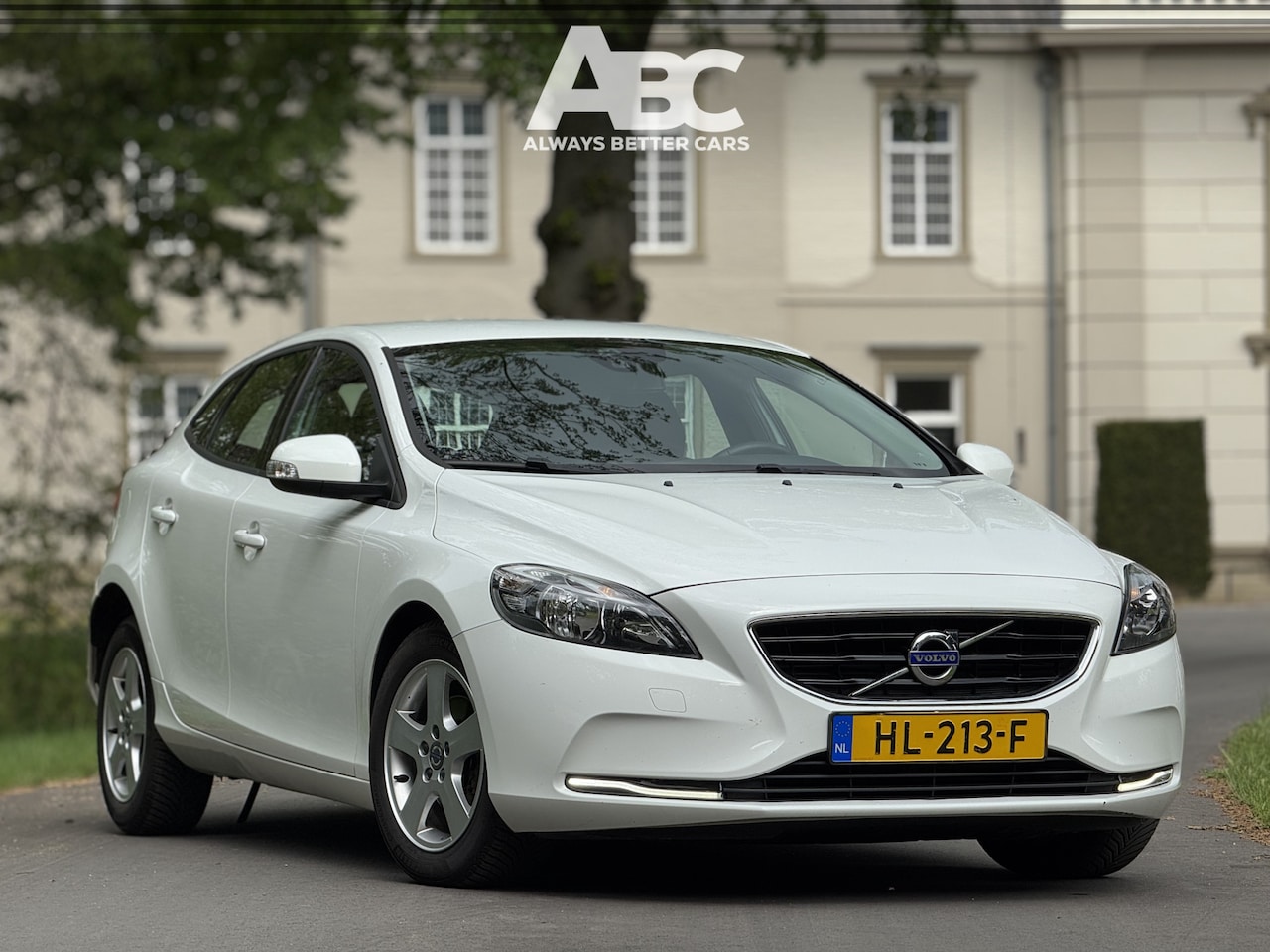Volvo V40 - 2.0 D2 Momentum Business 2.0 D2 Momentum Business - AutoWereld.nl