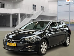 Opel Astra Sports Tourer - 1.4 Turbo Blitz NAVI PSENSOR TREKHAAK CRUISE 2 X SLEUTELS
