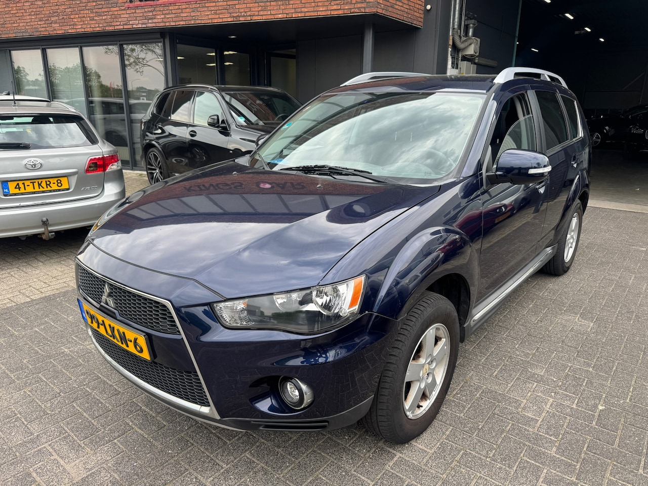 Mitsubishi Outlander - 2.0 Intro Edition AUTOMAAT AIRCO TREKHAAK - AutoWereld.nl