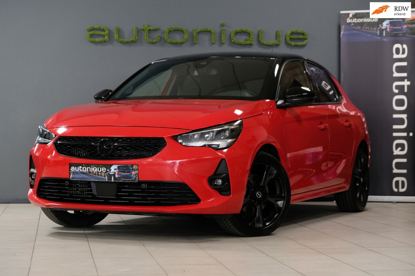 Opel Corsa - 1.2 GS Line *40th Anniversary NR: 0243* UNIEKE AUTO 32dkm! Slechts 1982 van geleverd - AutoWereld.nl