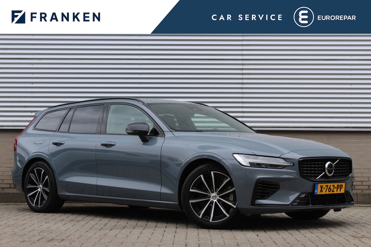 Volvo V60 - 2.0 T6 Plug-in hybrid AWD Plus Dark SOH 96% | Leder | Pilot Assist | Winter Pack - AutoWereld.nl