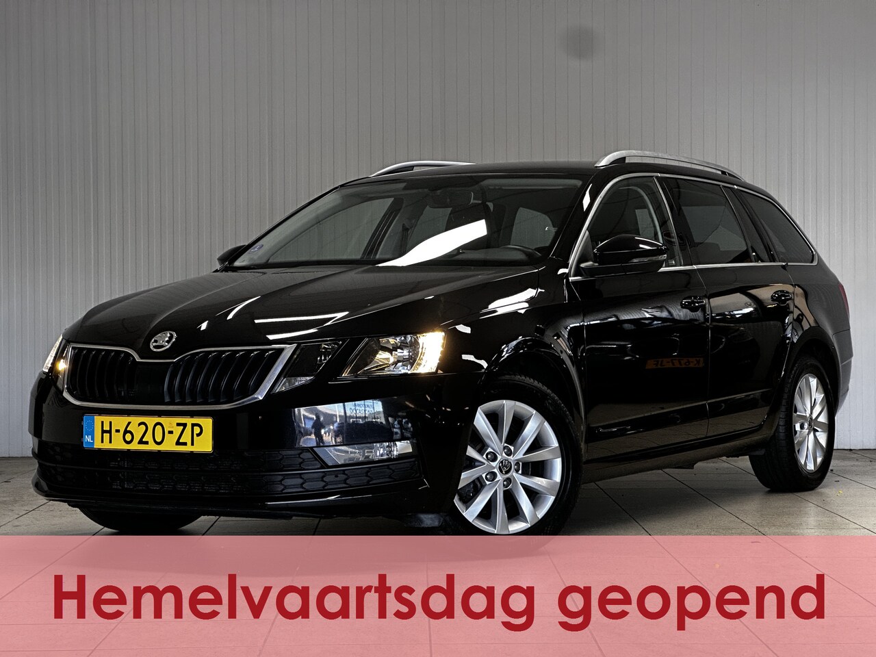 Skoda Octavia Combi - 1.0 TSI Greentech Business Edition/ Trekhaak/ Half-Leder/ 16'' LMV/ Extra getint glas/ Sto - AutoWereld.nl