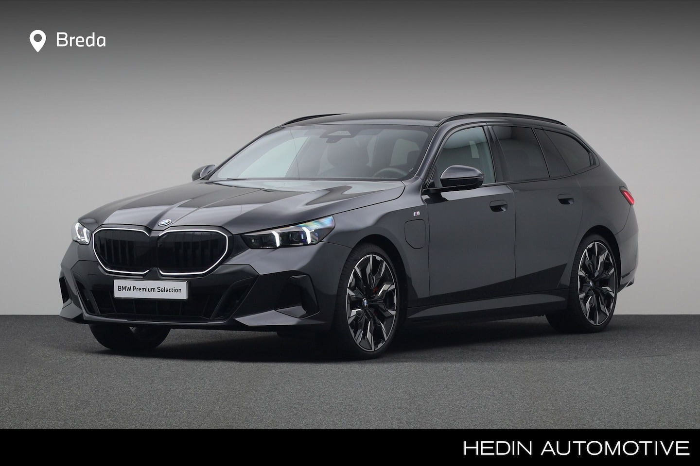 BMW 5-serie Touring - 550e xDrive | M-Sportremsysteem Rot | BMW Iconic Glow exterieurpakket | Comfort Access | H - AutoWereld.nl