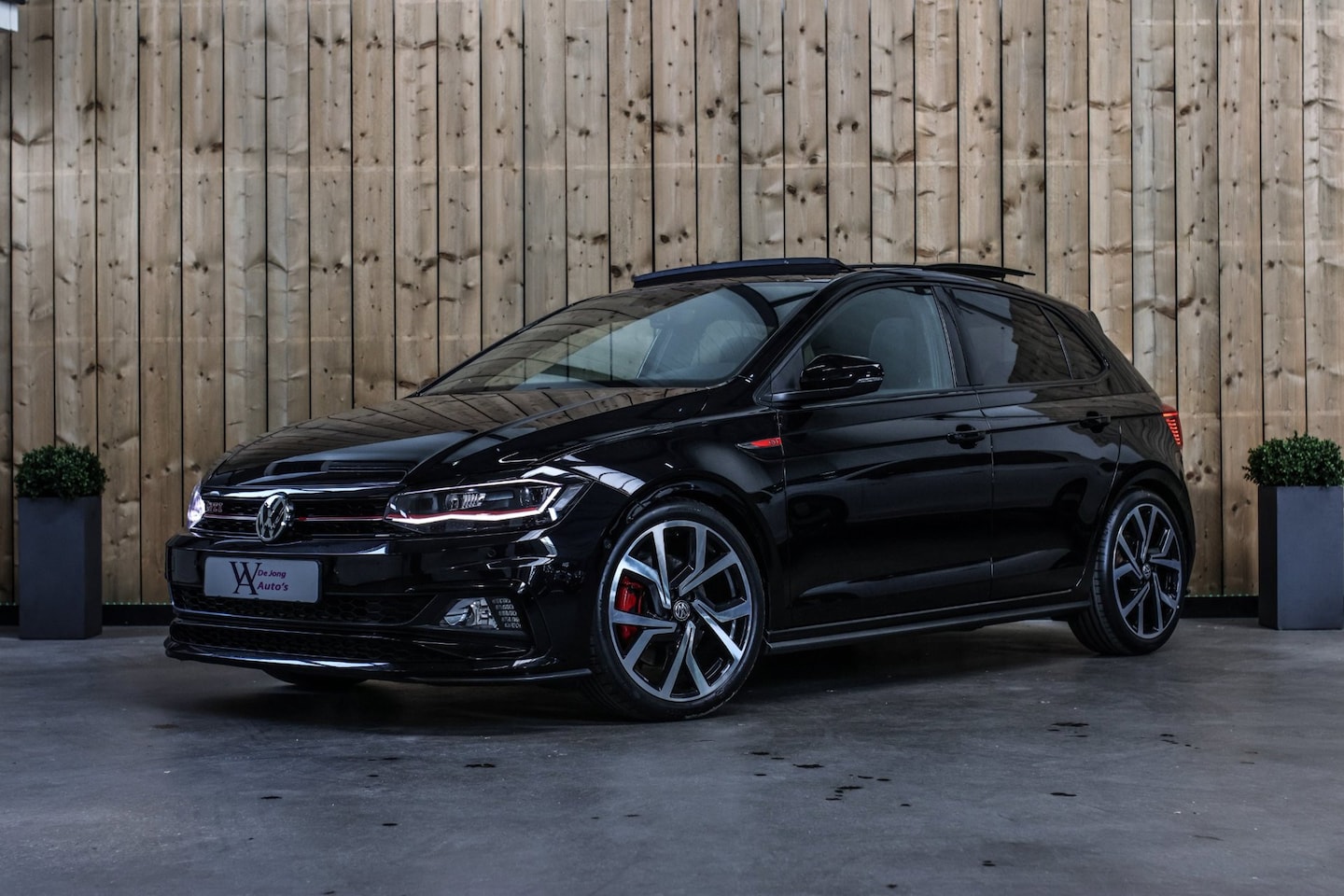 Volkswagen Polo - 2.0 TSI GTI *Pano*Beats*Keyless*Virtual*DSG* - AutoWereld.nl