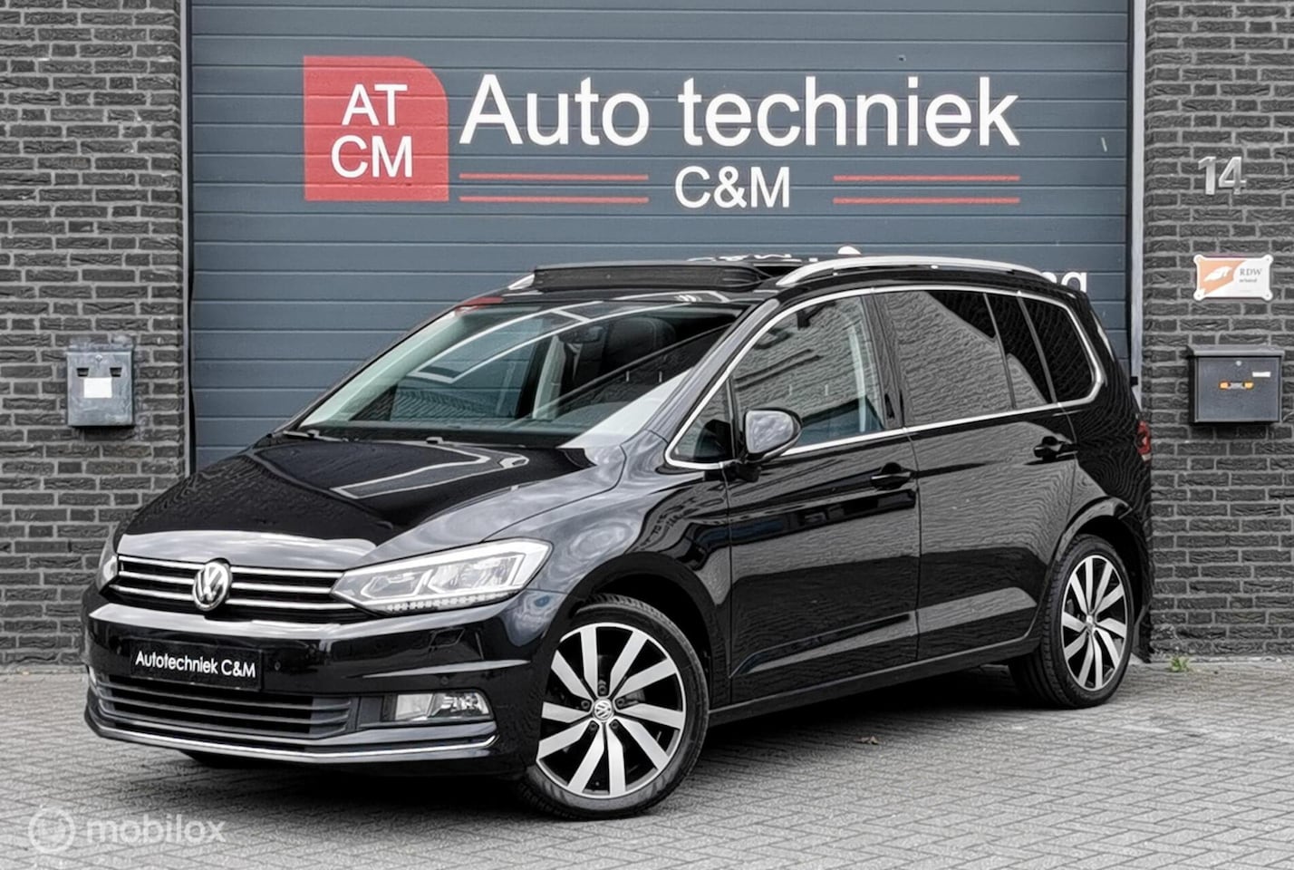 Volkswagen Touran - 1.4 TSI 150PK R-LINE/DSG/ACC/DCC/PANO/VOL - AutoWereld.nl