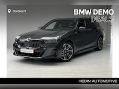 BMW 5-serie Touring - 530e M Sport Edition | 20" | Trekhaak | Driving Assistant Plus | Harman Kardon | Nu 68.895