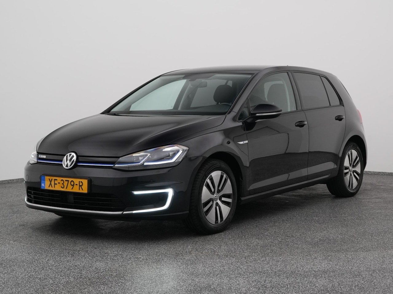 Volkswagen e-Golf - ADAPTIVE | NAVI - AutoWereld.nl