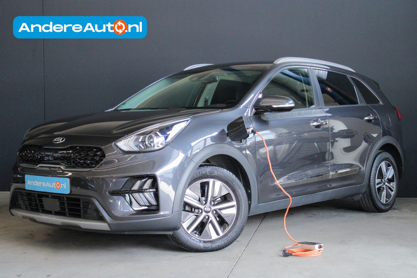 Kia Niro - 1.6 GDi PHEV DynamicLine |goed onderhouden|parkeersensoren|stoel/stuurverwarming|leder|ACC - AutoWereld.nl