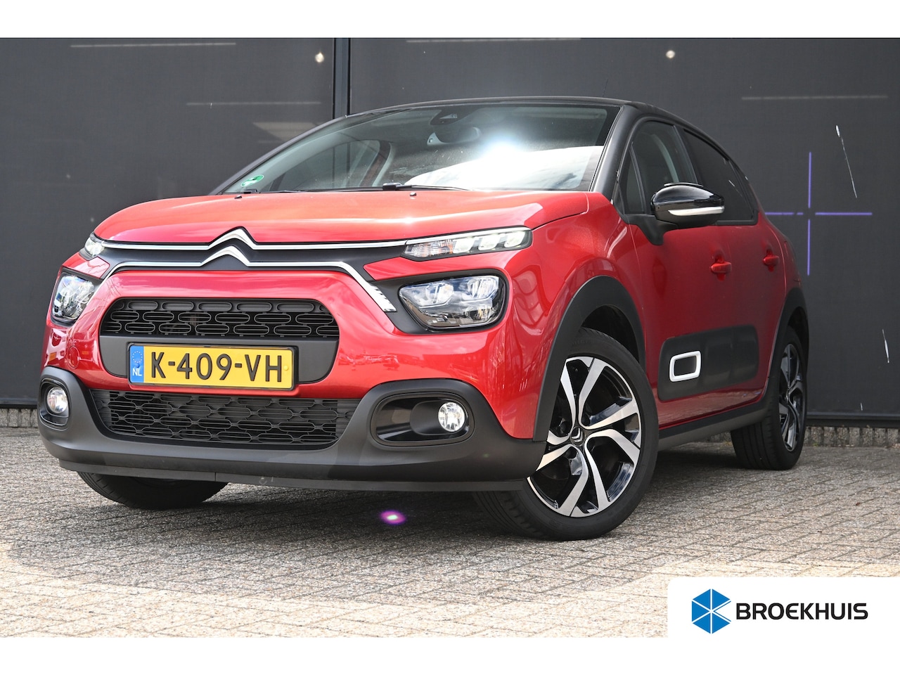 Citroën C3 - 1.2 PureTech Shine | Navigatie | Achteruitrijcamera | Climate Control | Apple Carplay & An - AutoWereld.nl