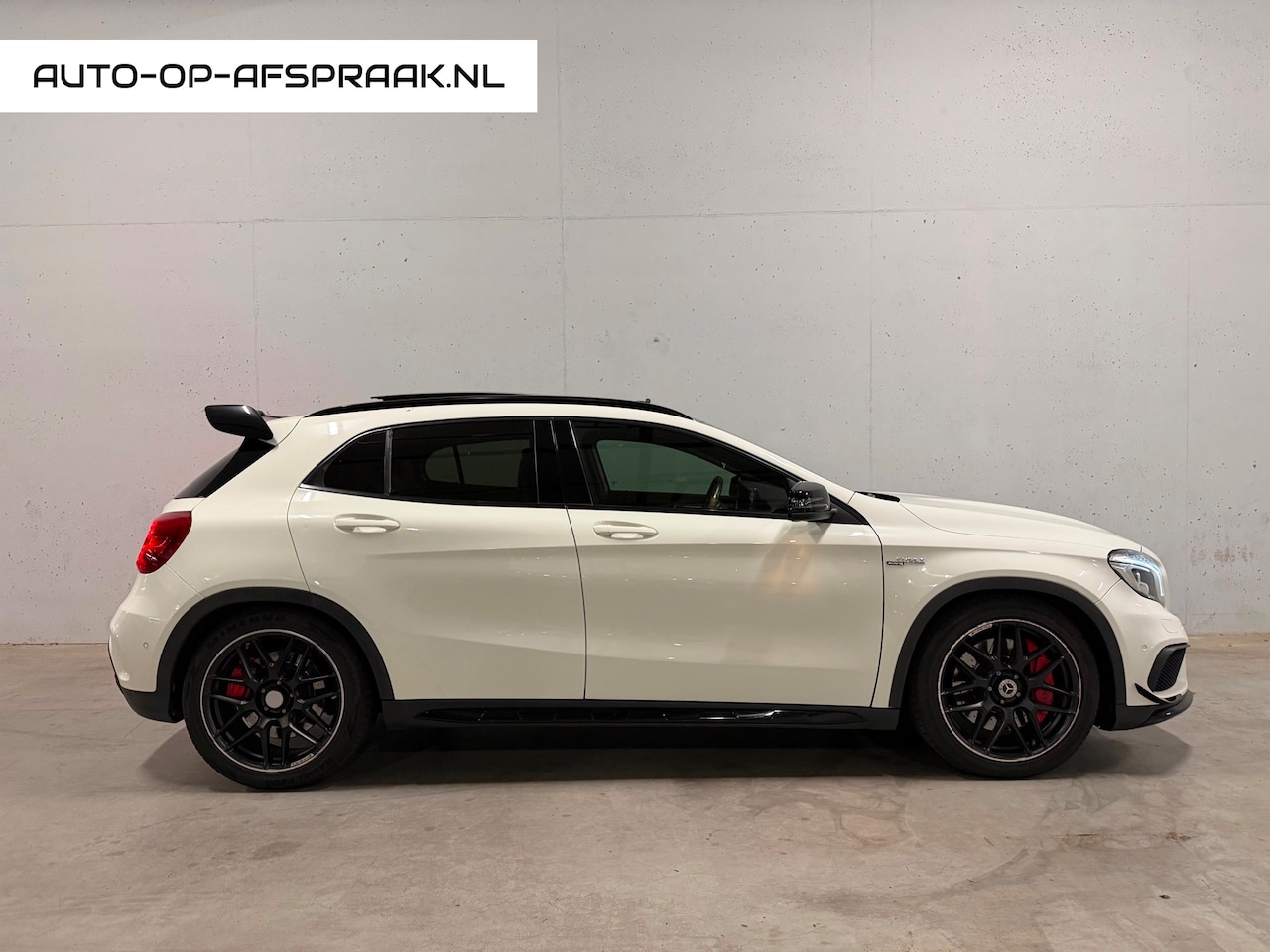 Mercedes-Benz GLA-Klasse - AMG 45 4MATIC Pano Camera Harman Cardon - AutoWereld.nl