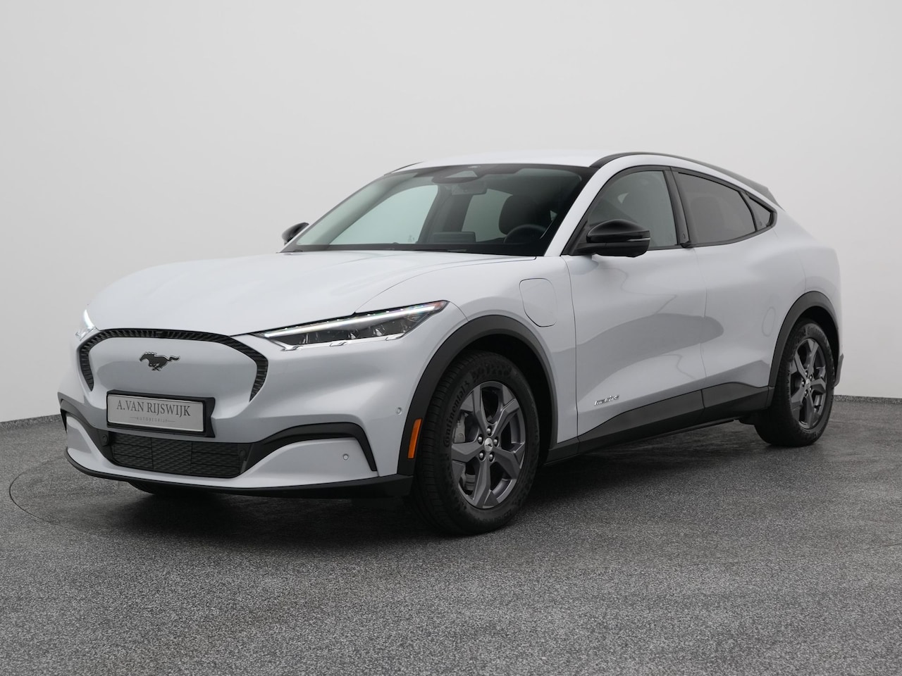 Ford Mustang Mach-E - Standard RWD 75 kWh | 360° | ADAPTIVE | B&O | KEYLESS | STOEL- EN STUURVERW. - AutoWereld.nl