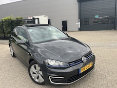 Volkswagen Golf - 1.4 TSI GTE DSGAutomaat/Panorama/Camera 2015