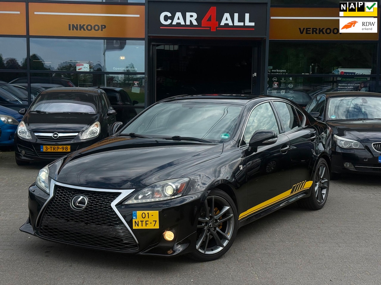 Lexus IS - 250 CAMERA/NAVI/PDC/LMVELGEN/APK 15-1-2027/STLVRM/ZWARTE HEMEL - AutoWereld.nl