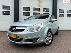Opel Corsa - 1.2-16V Essentia Automaat Airco