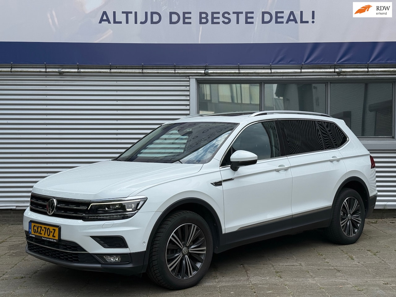 Volkswagen Tiguan Allspace - 1.5 TSI Highline l Pano l Virtual l Trekhaak l Navi l Climate l Volleder l - AutoWereld.nl