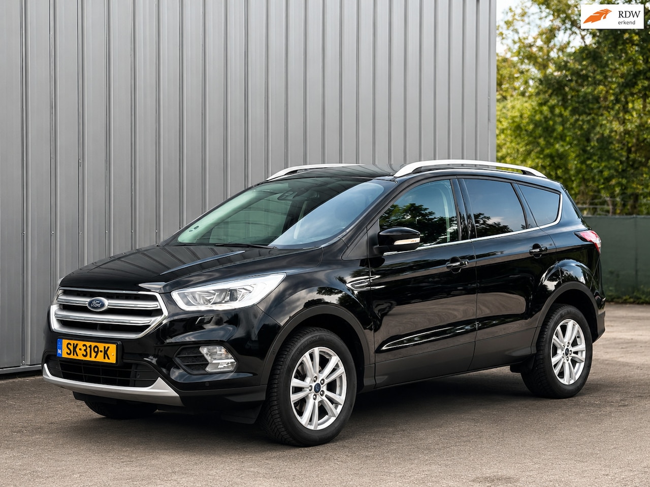 Ford Kuga - 1.5 EcoBoost / Stuurverw / Navi / Trekhaak / Nette auto! - AutoWereld.nl