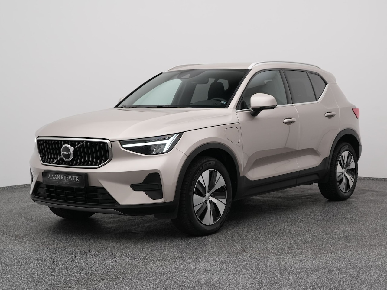 Volvo XC40 - 1.5 T4 Recharge Inscription Expression | CAMERA | KEYLESS - AutoWereld.nl