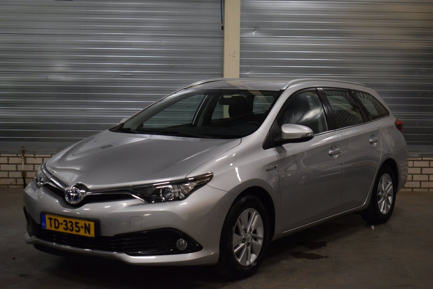 Toyota Auris Touring Sports - 1.8 Hybrid Executive 117.000KM + Camera|Parkeersensoren|Navigatie|Bluetooth| - AutoWereld.nl