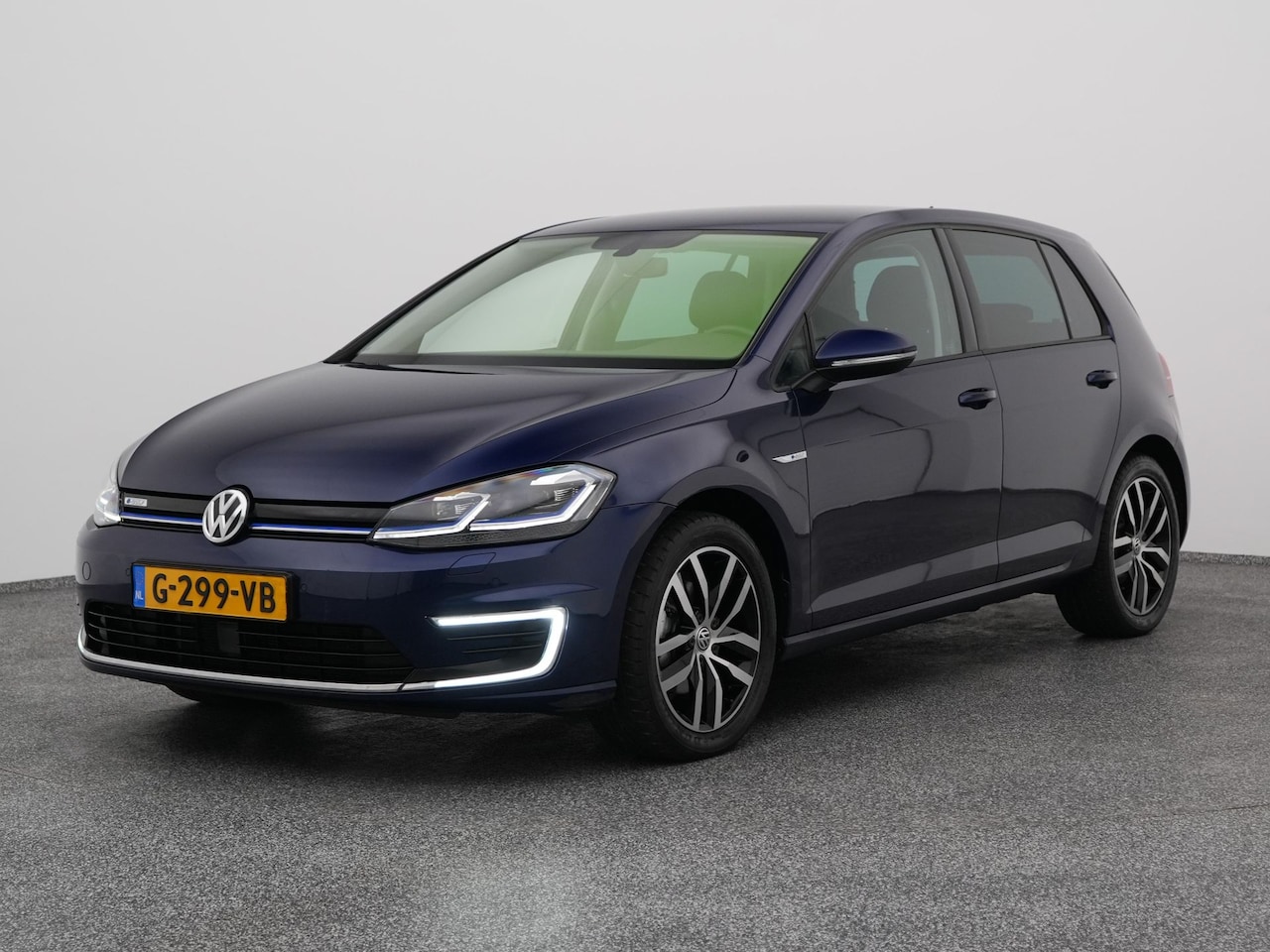 Volkswagen e-Golf - E-DITION | CAMERA | ADAPTIVE | WARMTEPOMP | STOELVERWARMING - AutoWereld.nl