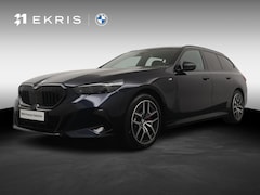 BMW 5-serie Touring - 520i | M Sport Pro | Glazen Panoramadak | Trekhaak Elektrisch | Stoelventilatie | Stuur- e
