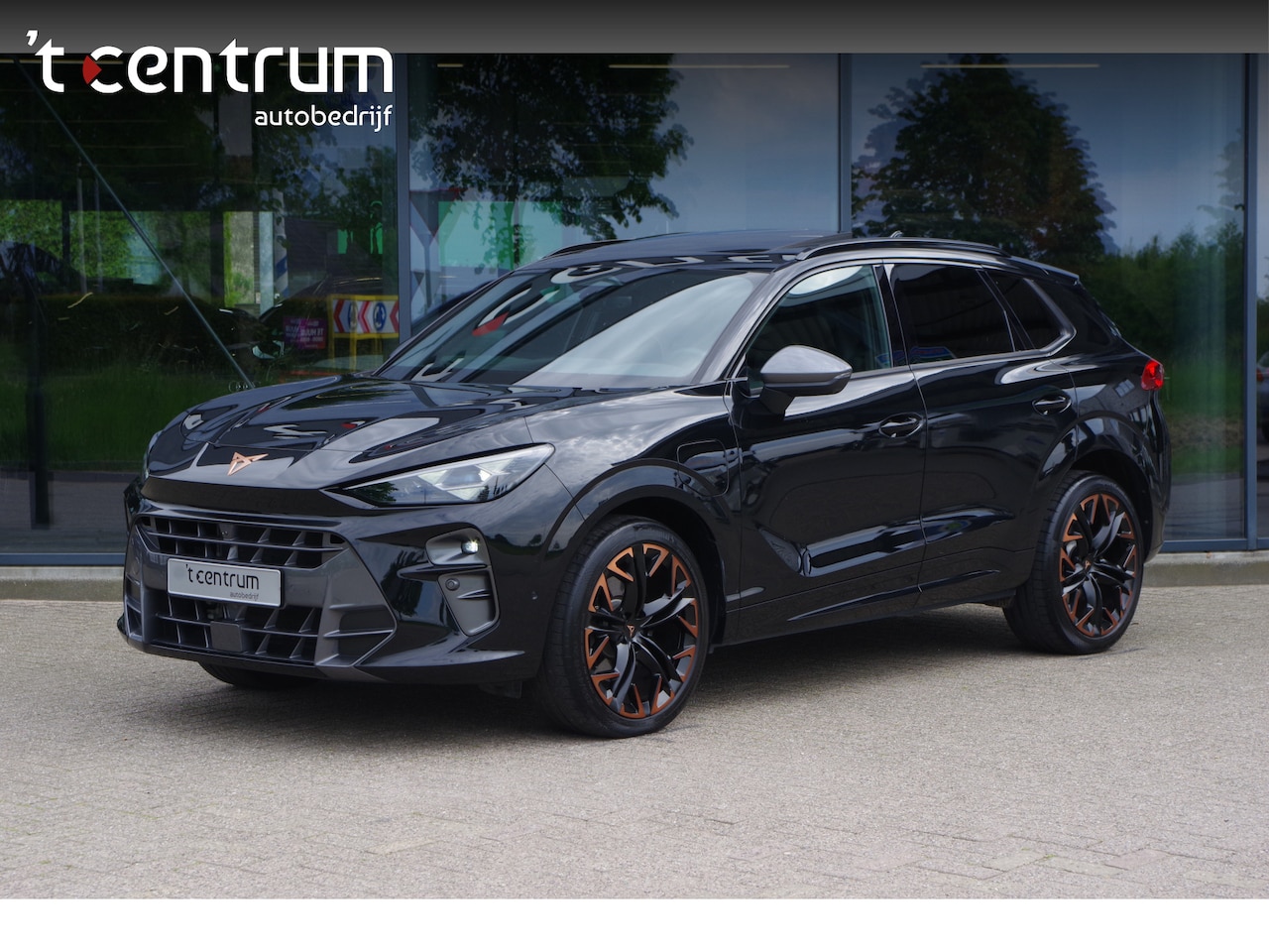 CUPRA Terramar - 1.5 TSI e-Hybrid VZ America s CUP 1.5 TSI e-Hybrid 272 PK VZ America s CUP, Leder, Panoramadak, Sennheiser Sound, Kuipstoele - AutoWereld.nl