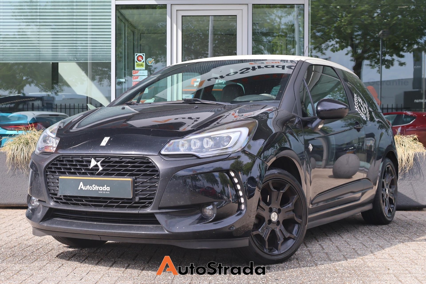DS 3 - 1.2 Café Racer 110pk AUT I HiFi Audio I Leder I Camera I Navi I Stoelverwarming - AutoWereld.nl