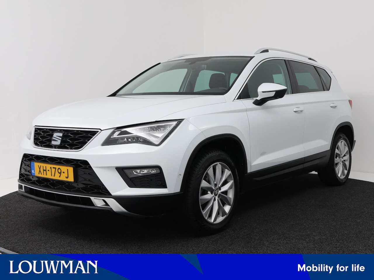 SEAT Ateca - 1.0 EcoTSI Style Business Intense | Wegklapbare Trekhaak | Camera | Apple Carplay/ Android - AutoWereld.nl