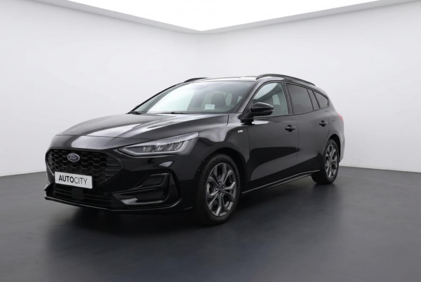 Ford Focus Wagon - ST-Line 1.0 Ecoboost Hybrid ST Line Automaat l Camera l Keyless - AutoWereld.nl