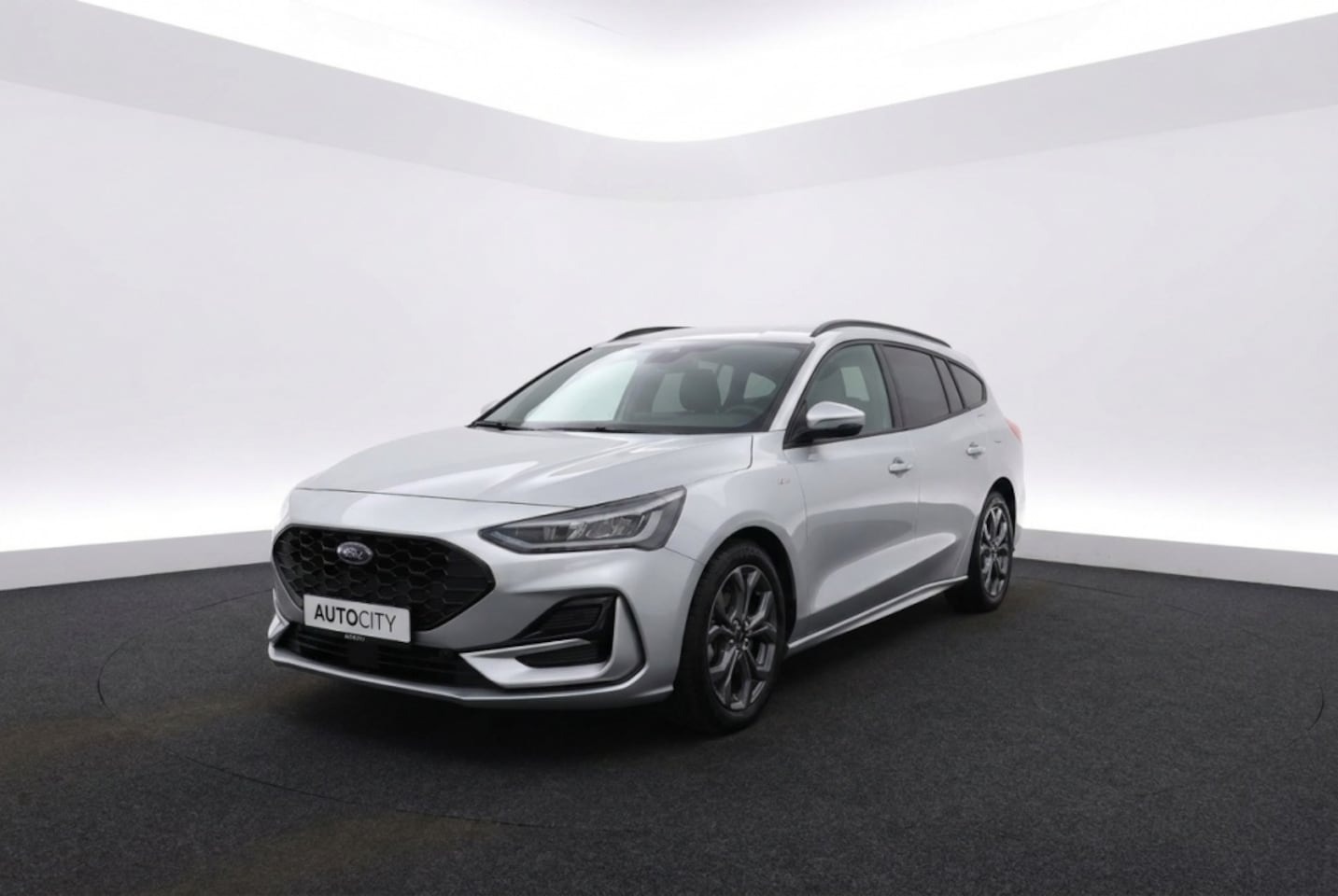 Ford Focus Wagon - ST-Line 1.0 Ecoboost Hybrid ST Line Automaat l Camera l Keyless - AutoWereld.nl