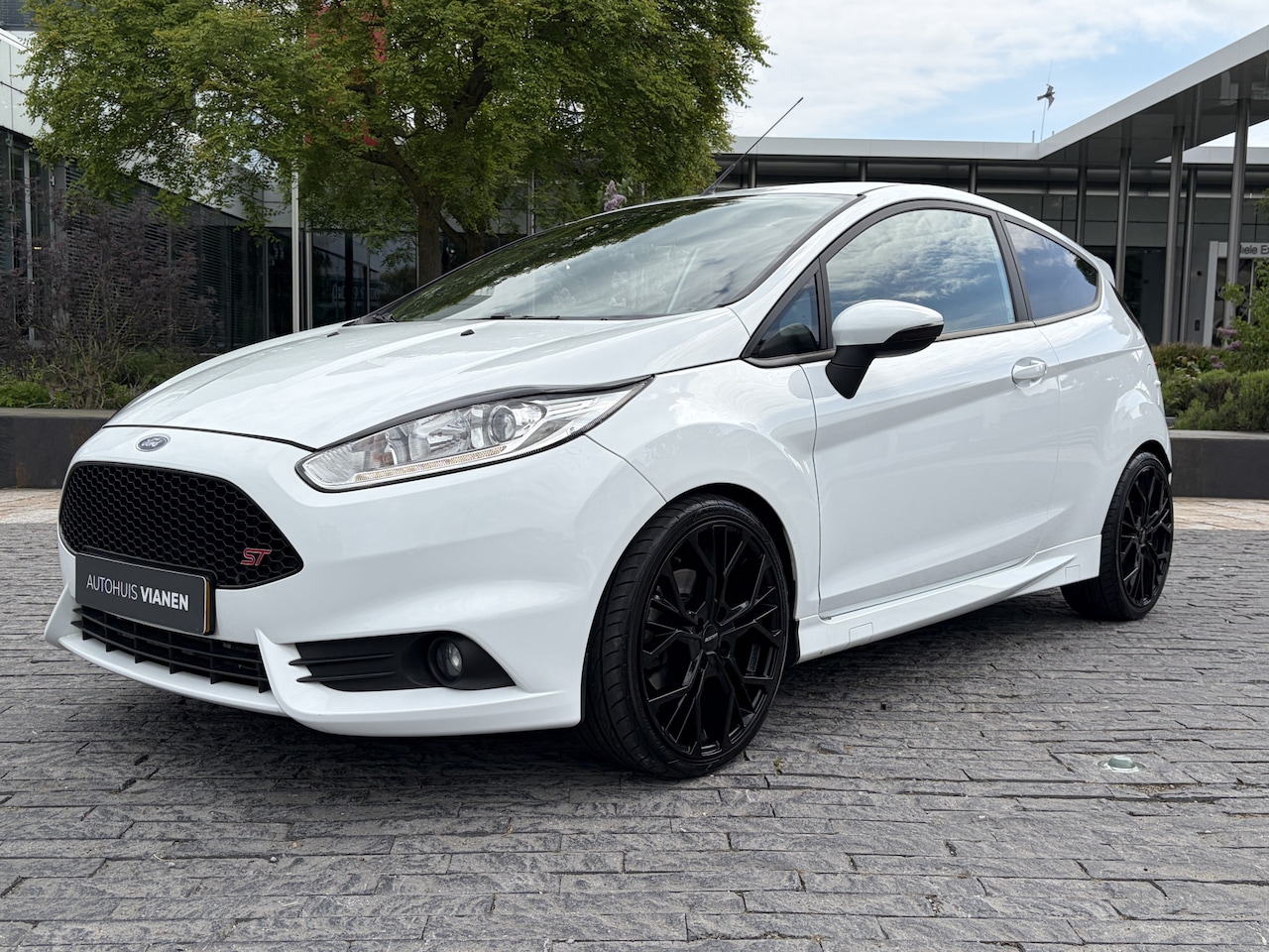 Ford Fiesta - 1.6 ST2 / Recaro stoelen / Stoelverw / Dealeronderhouden / - AutoWereld.nl