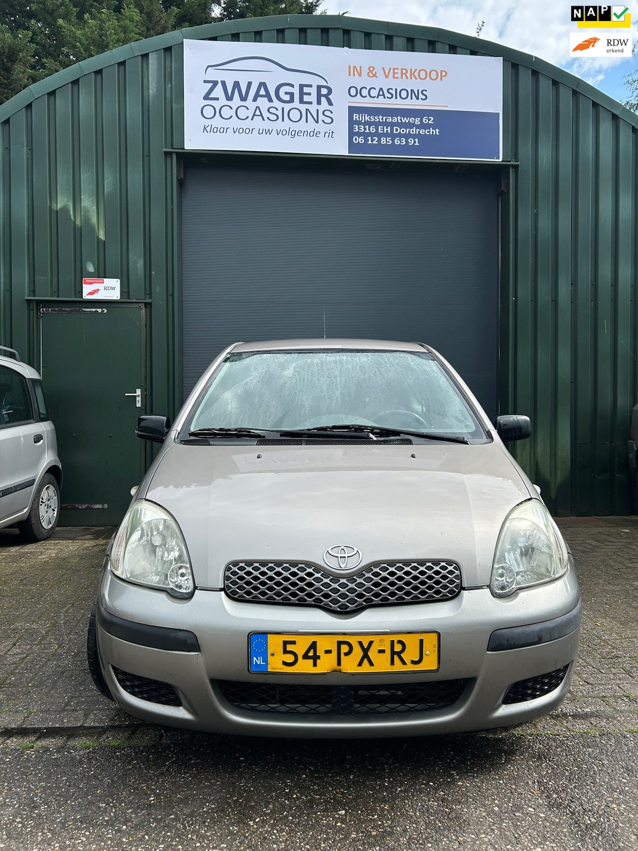 Toyota Yaris - 1.0 VVT-i Idols 1.0 VVT-i Idols - AutoWereld.nl