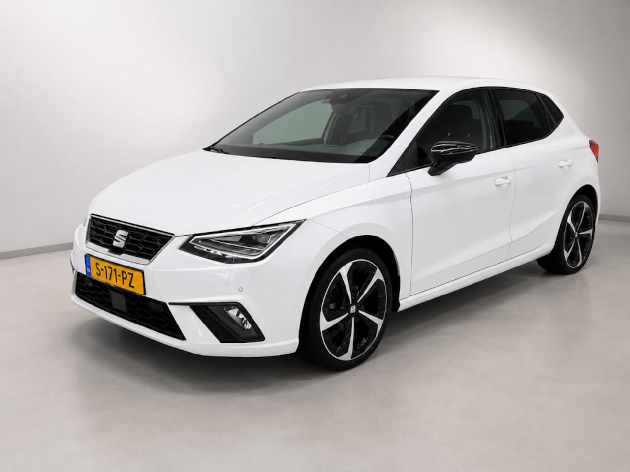 SEAT Ibiza - 1.0 ECOTSI FR BUSINESS INTENSE FULL OPTIONS 2023! - AutoWereld.nl