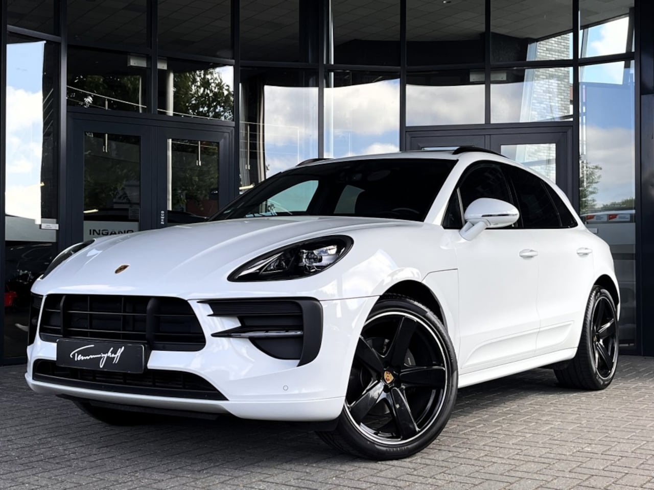 Porsche Macan - 2.0 - ORG. NL. - LUCHTV. - PANO - 21 INCH - SPORTUITL. - AutoWereld.nl