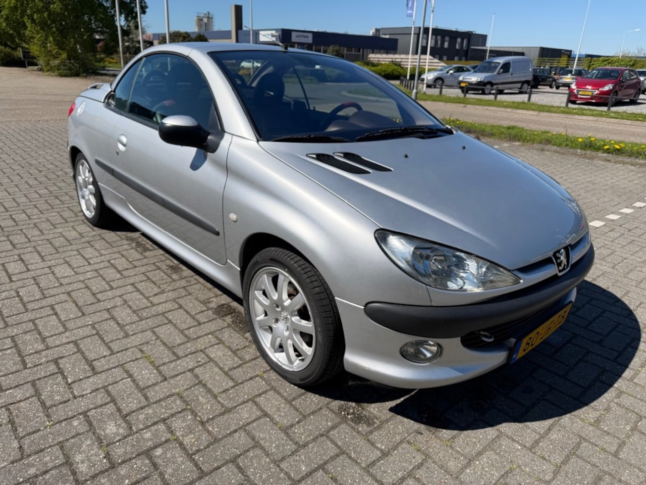 Peugeot 206 - 206cc 2.0-16V - AutoWereld.nl