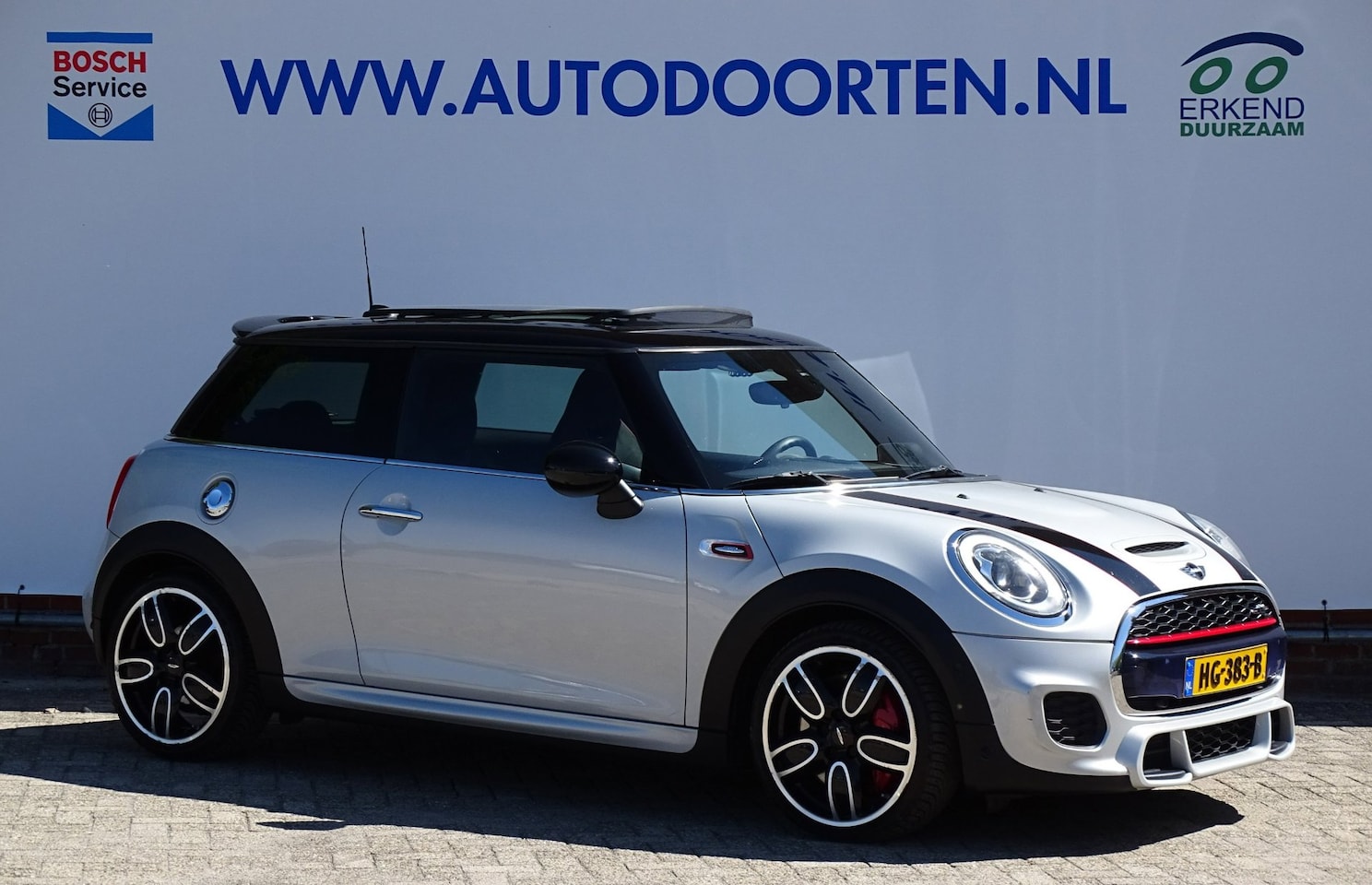 MINI John Cooper Works - Mini 2.0 Works|Pano|Navi|Camera|Harman Kardon - AutoWereld.nl