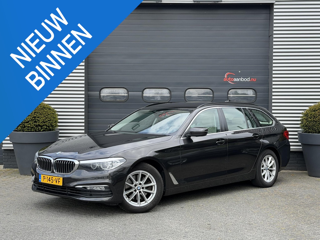 BMW 5-serie Touring - 520d High Executive | Camera | Lederen Bekleding | Elektrische Trekhaak | Elektrische Acht - AutoWereld.nl
