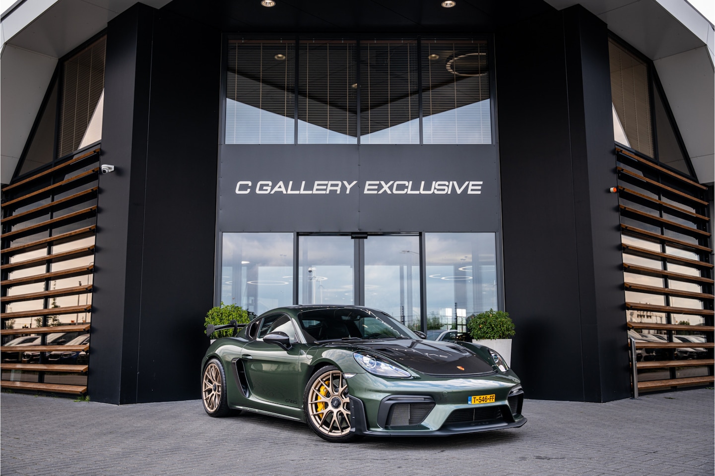 Porsche 718 GT4 - RS - Origineel NL | Lift l Volledig XPEL | Weissach | Oakgreenmetallic | Keramisch | Carbo - AutoWereld.nl