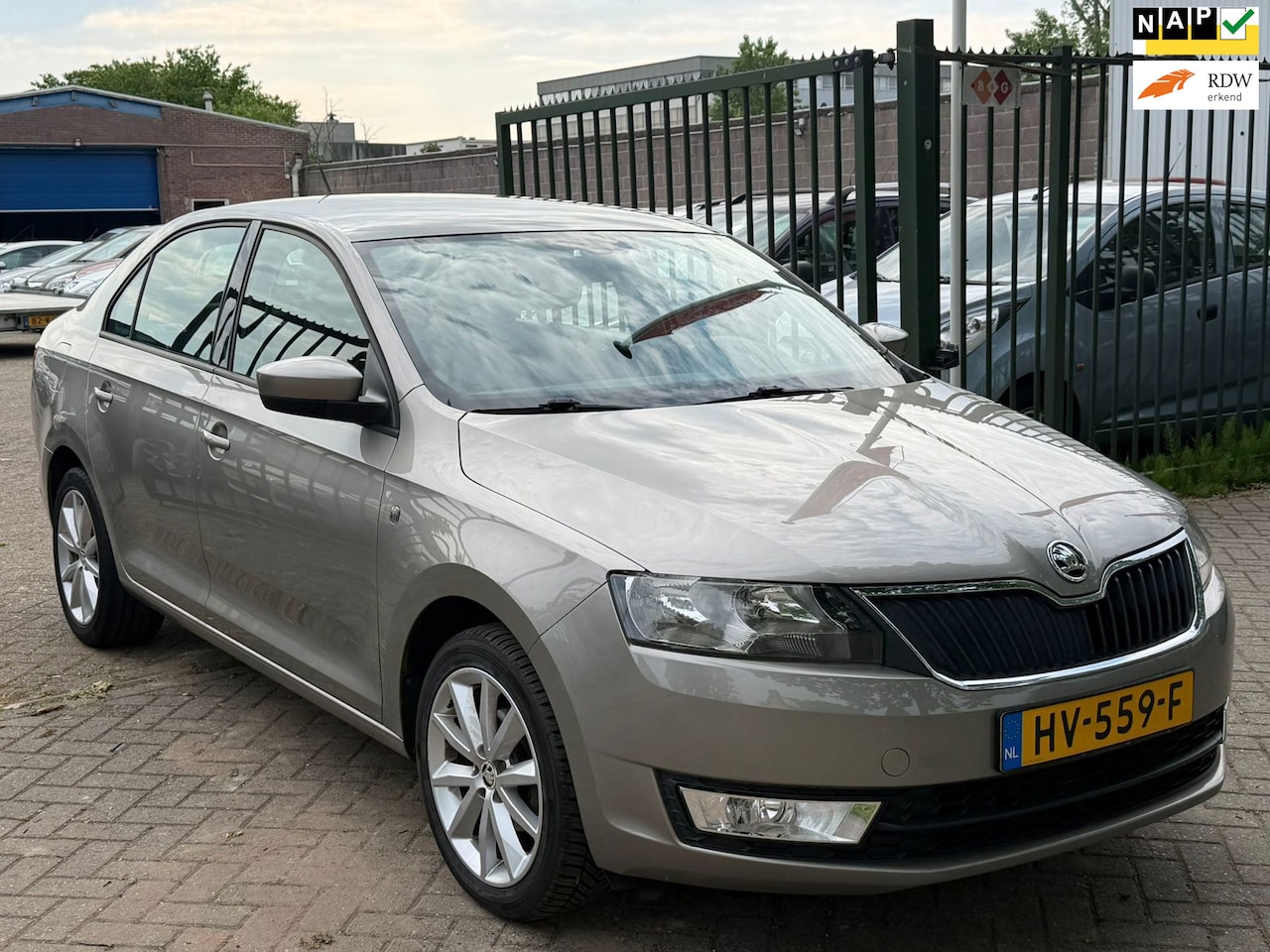 Skoda Rapid - 1.2 TSI Greentech Ambition 1e eigenaar navigatie cruis control airco elektrische ramen - AutoWereld.nl